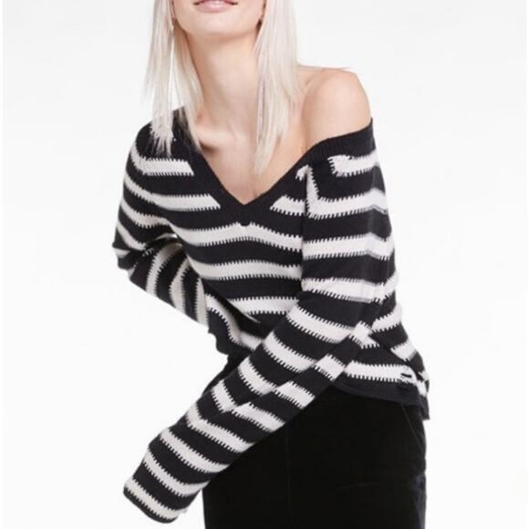 Wildfox Black and White Distressed Striped Pullover Sweater Size Small - Picture 2 of 11